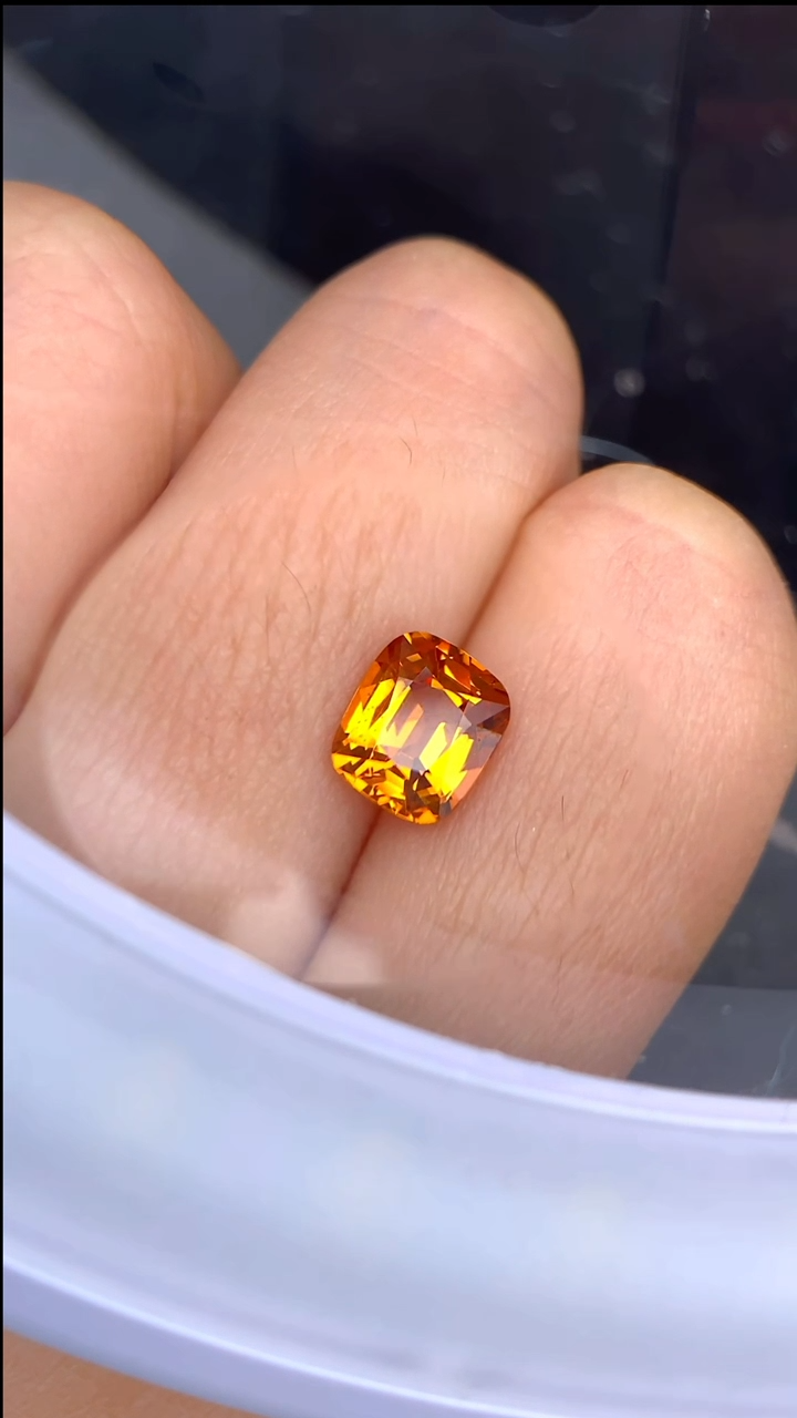 【闪购商品】石榴石（芬达石）裸石未镶嵌1.82克拉