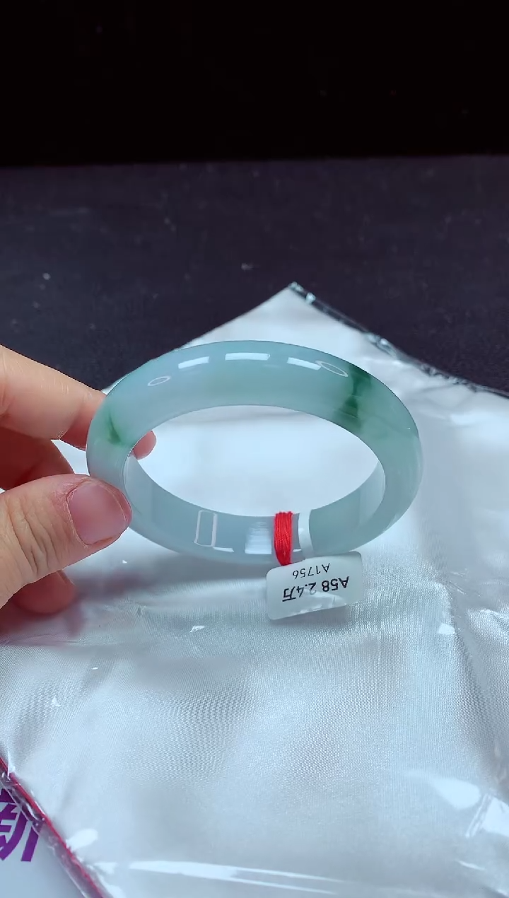 【闪购商品】翡翠手镯未镶嵌镯子58+