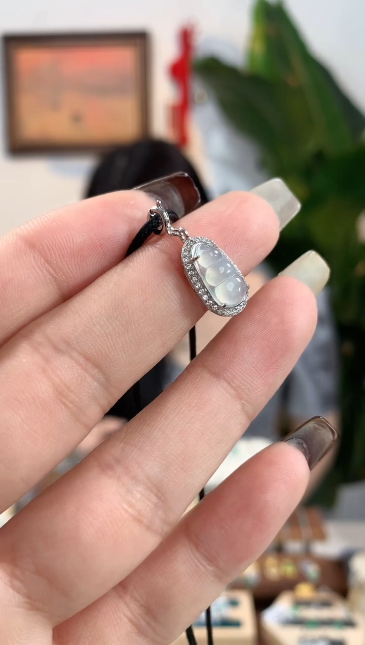 翡翠银S925镶嵌吊坠(不含链)福豆