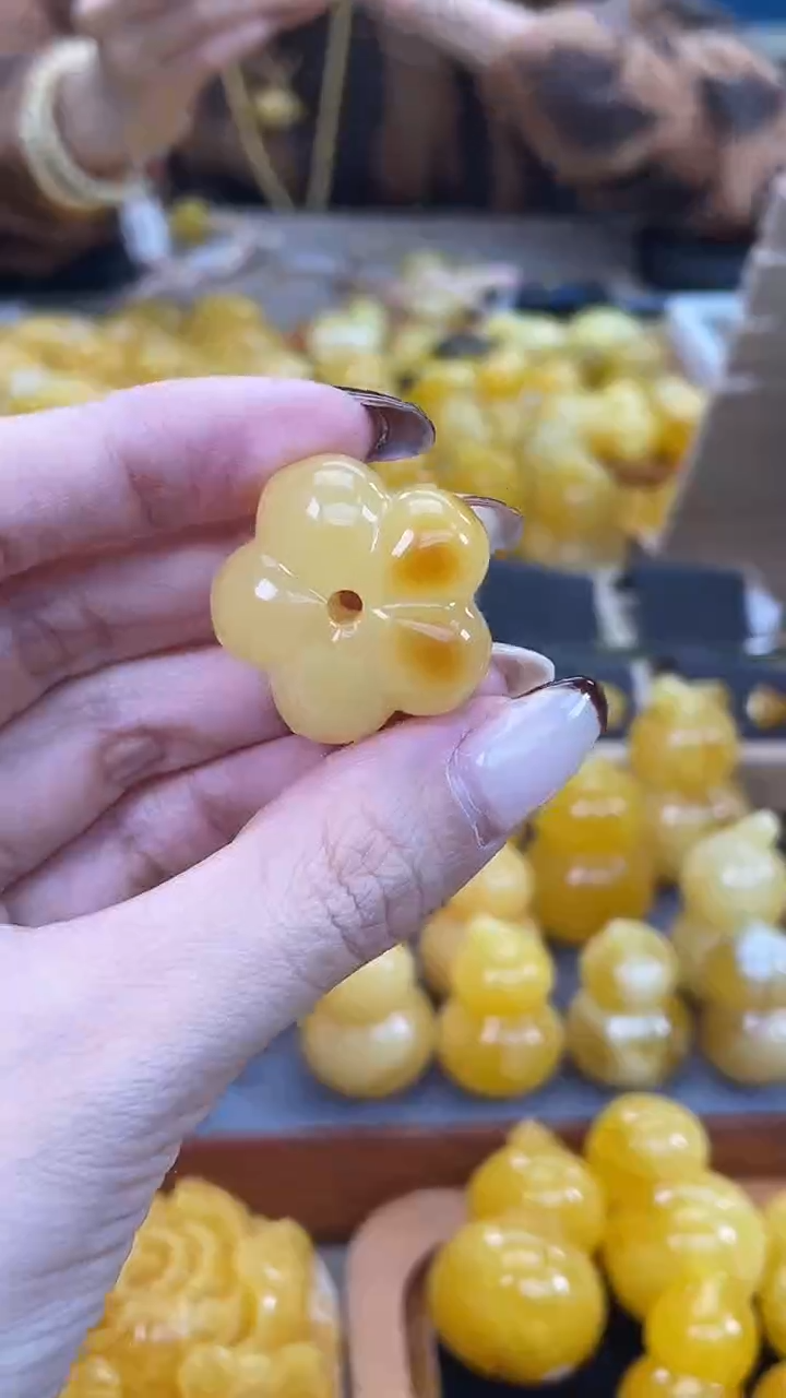 裸石琥珀未镶嵌j76