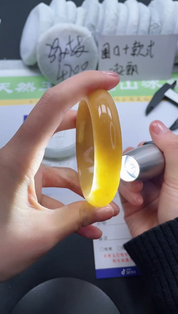 【闪购商品】石英质玉手镯未镶嵌A82-58+