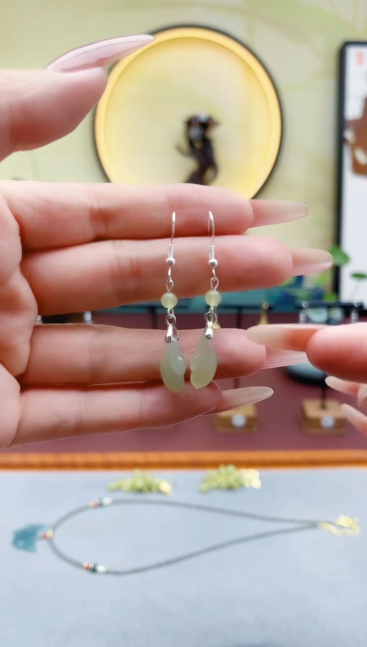 未镶嵌和田玉耳饰00和田玉玉兰花