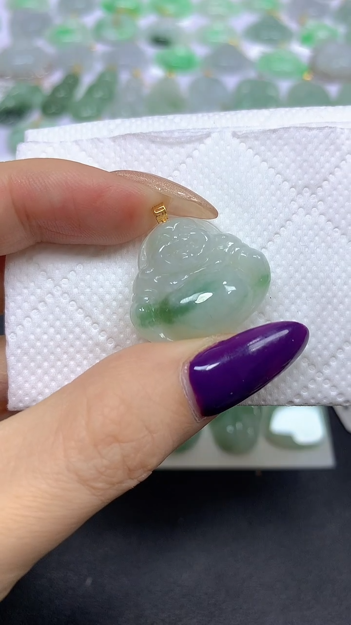 颈饰18K金镶嵌翡翠 