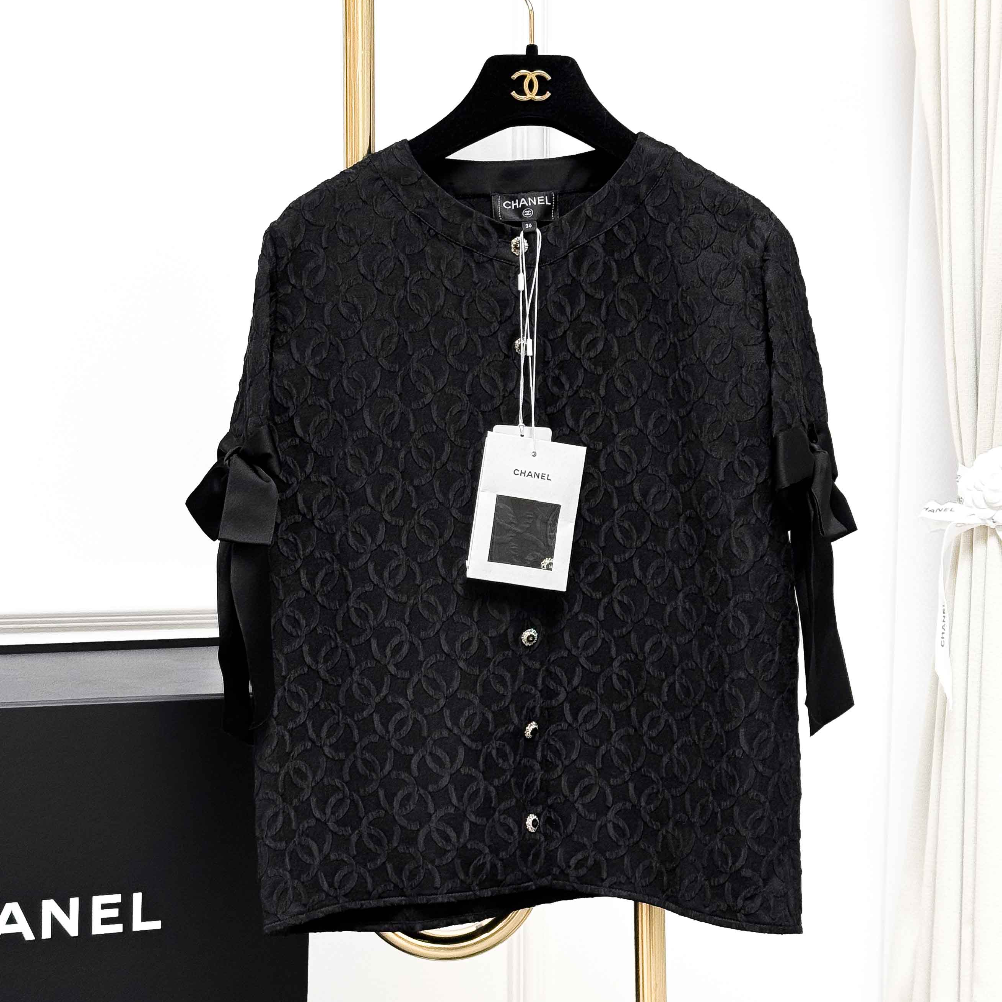 99新 Chanel/香奈儿 36码25K黑色暗纹双C蝴蝶结短袖上衣