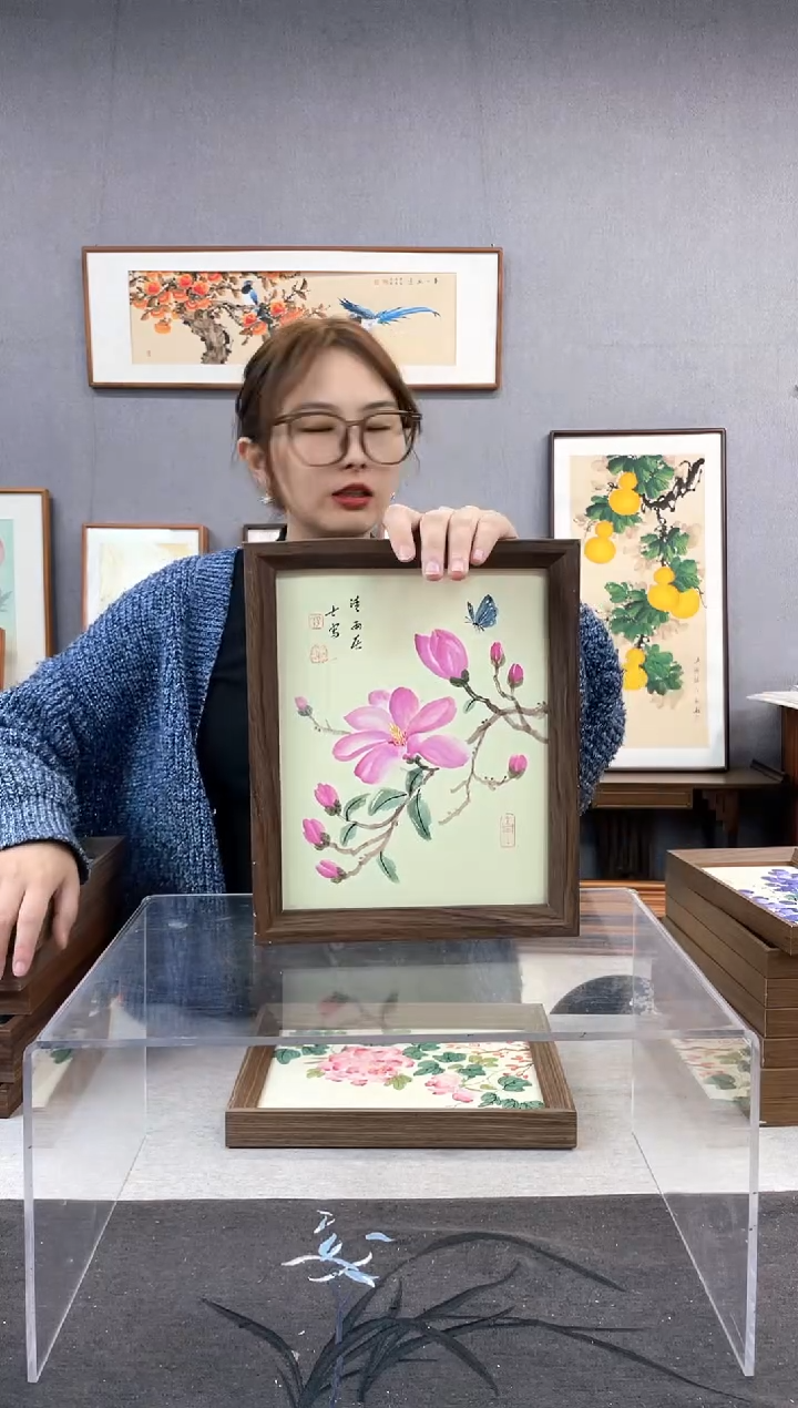 【闪购商品】国画10寸-23*29摆台书法作品-玉兰