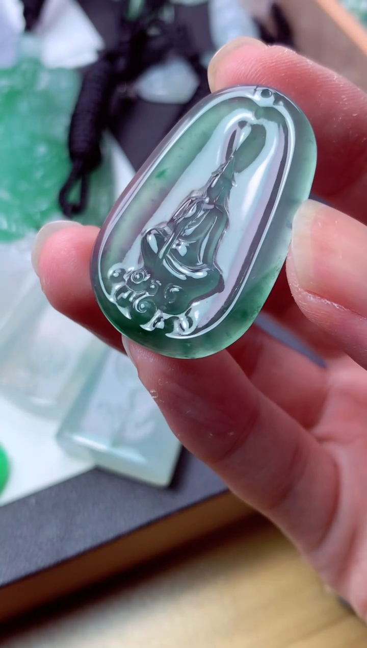 翡翠未镶嵌颈饰天然翡翠A货 天然翡翠A货 多样性发货 发其一