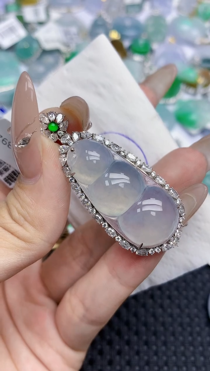 颈饰18K金镶嵌翡翠169   天然翡翠A货  百元以上9米证书费自理