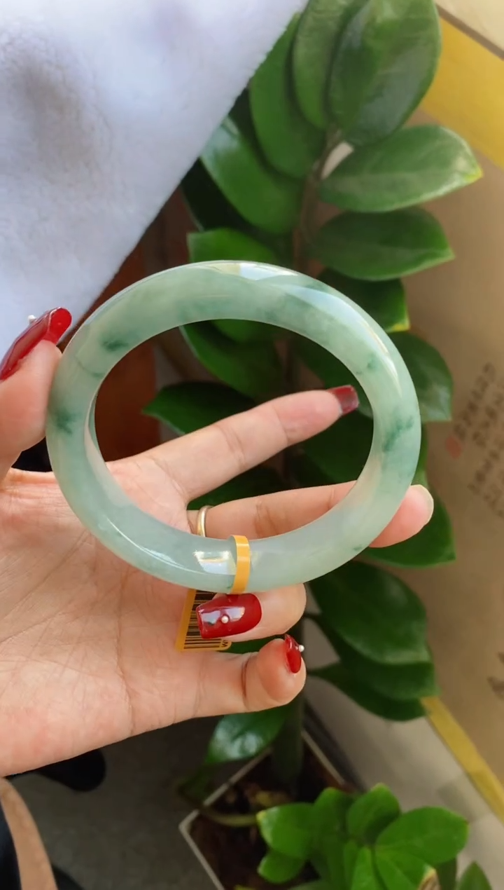 【闪购商品】翡翠手镯未镶嵌（老坑绿底飘花）16号