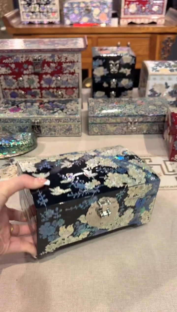 【闪购商品】鱼锁绒布底弘贝雅螺钿漆器文化馆