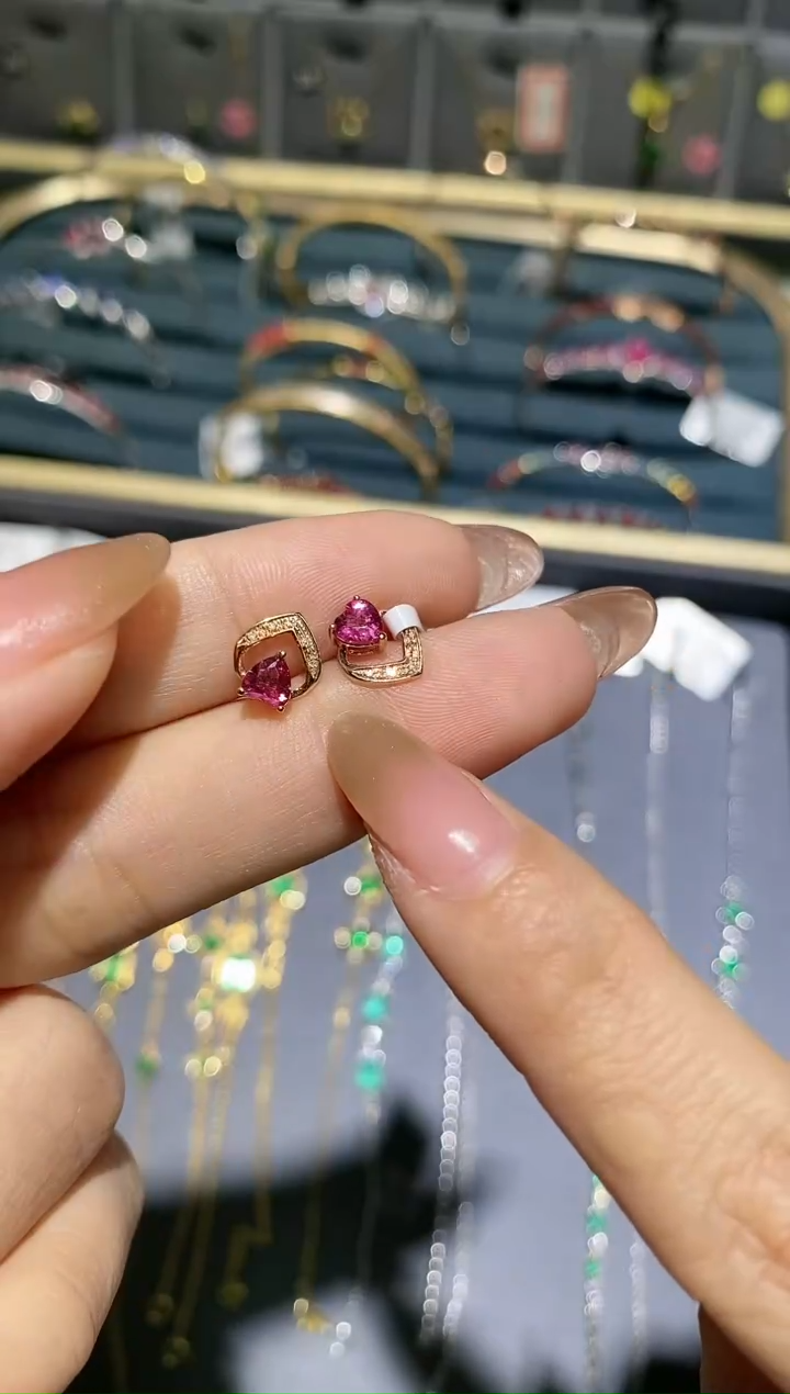 【闪购商品】碧玺耳饰18K金镶嵌耳钉