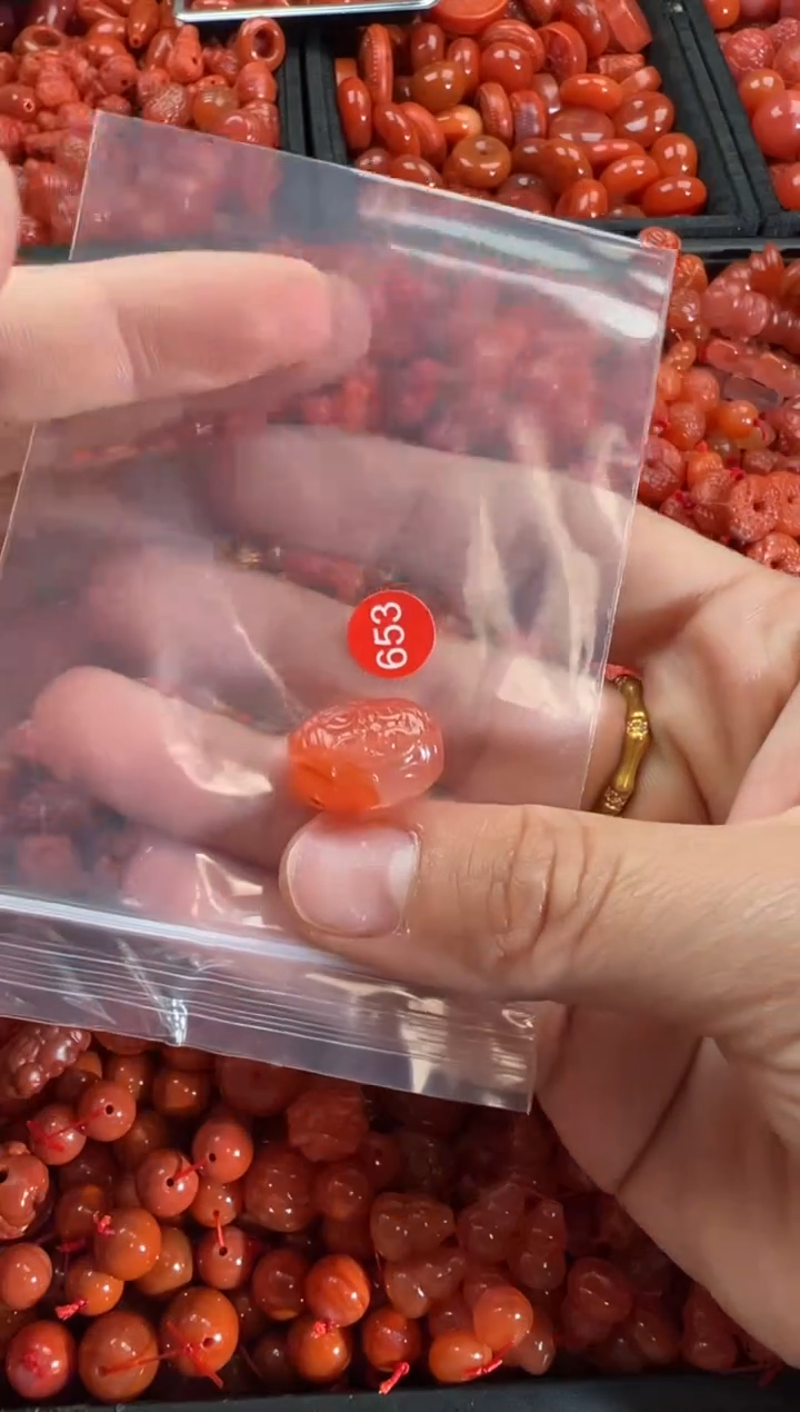 【闪购商品】南红玛瑙颈饰未镶嵌1