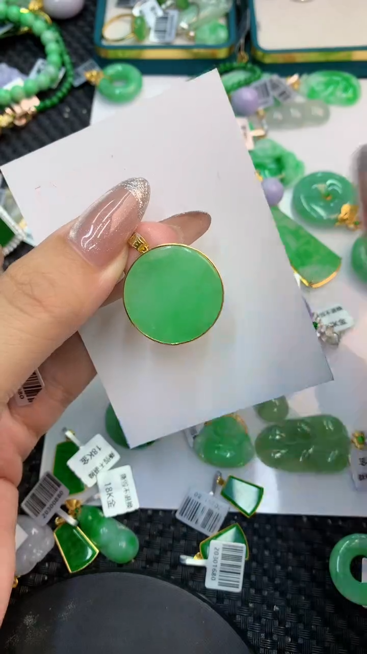 颈饰18K金镶嵌翡翠可*ゎ1