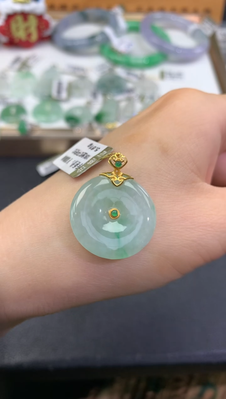 【闪购商品】翡翠吊坠(赠链)18K金镶嵌              
