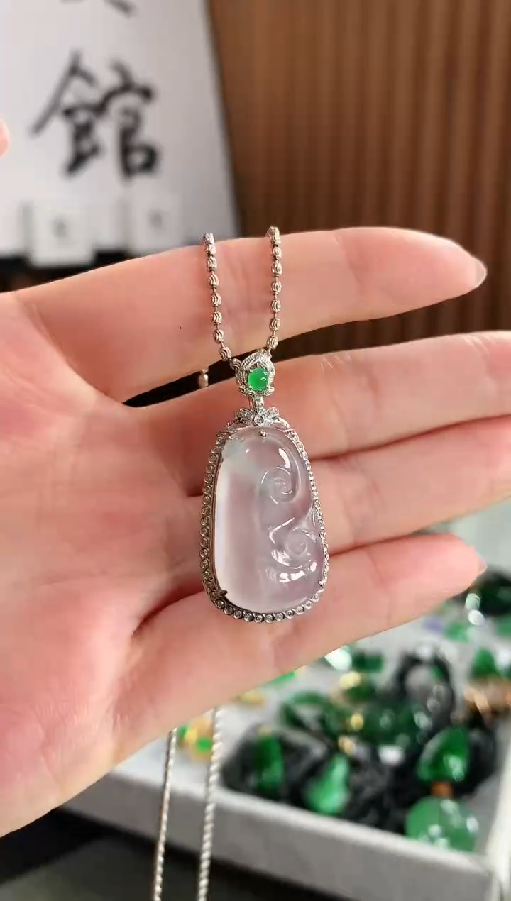 【闪购商品】翡翠吊坠(不含链)18K金镶嵌吊坠