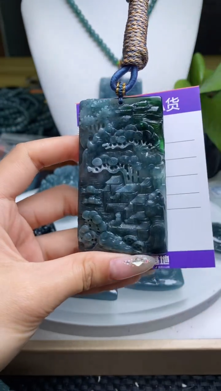 【闪购商品】翡翠颈饰未镶嵌          1