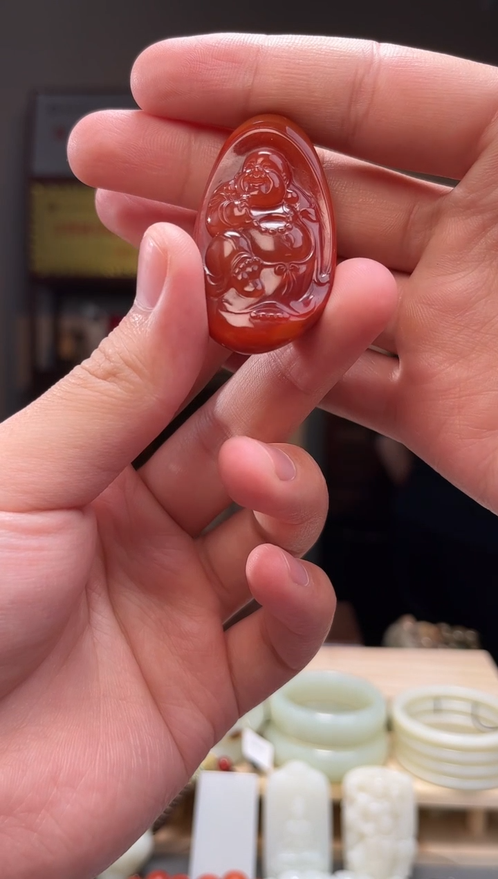 颈饰未镶嵌南红玛瑙吊坠