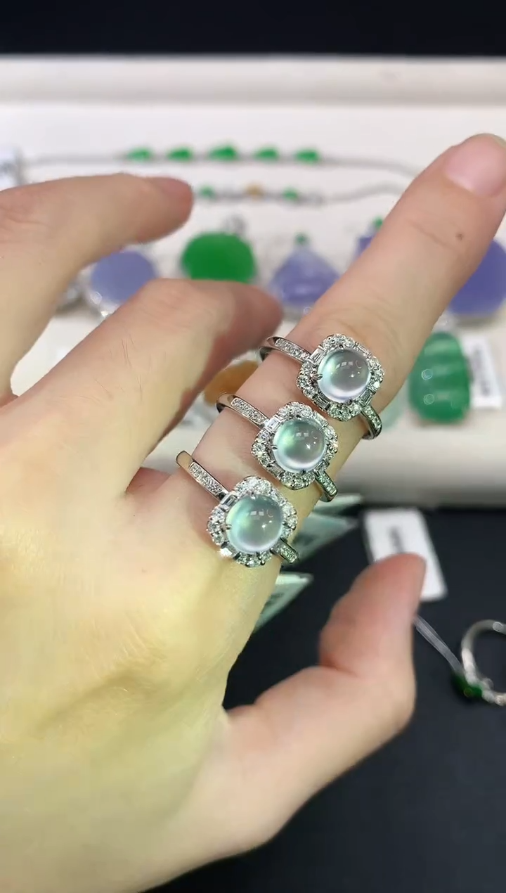 18K金镶嵌戒指翡翠|8800多样性发其一