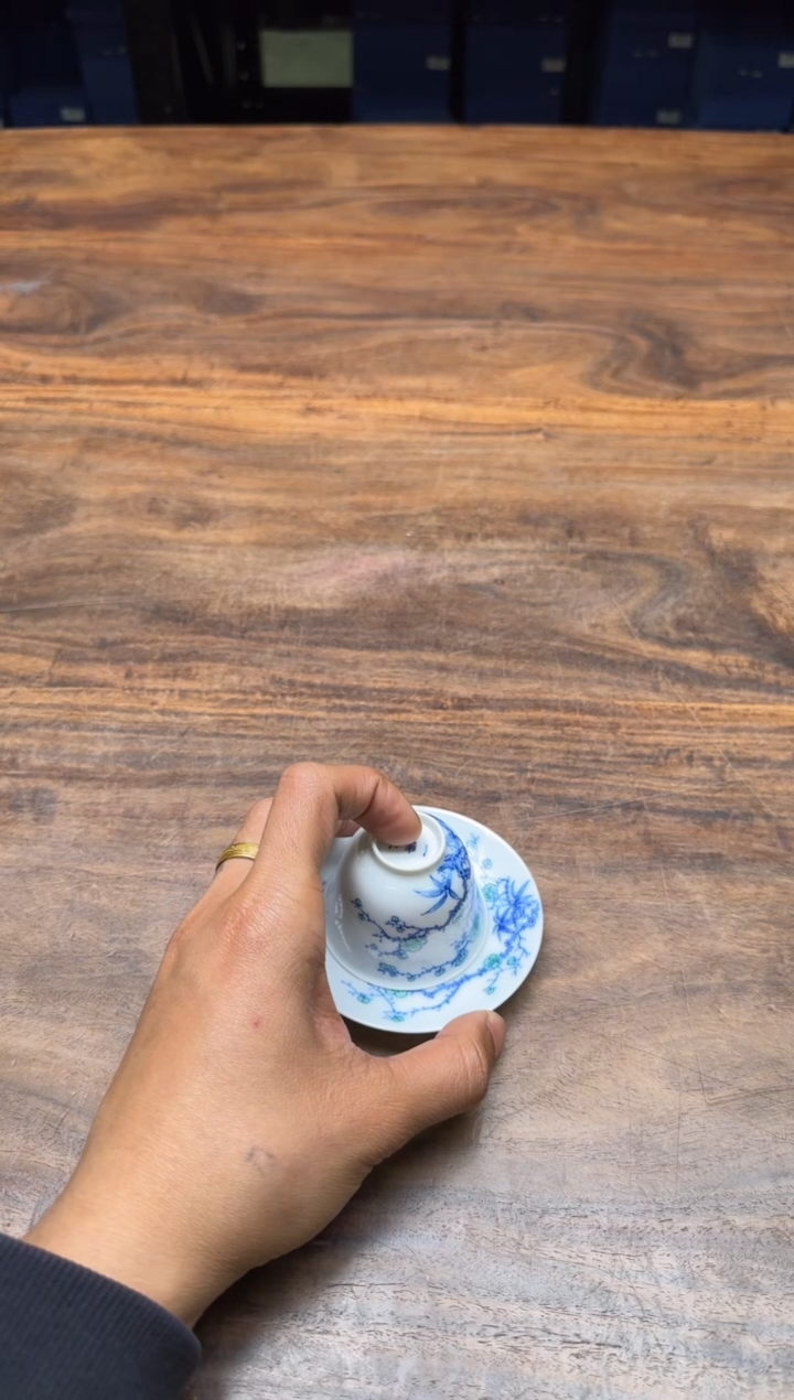 无**地一儒堂 青花加彩冰梅 杯碟