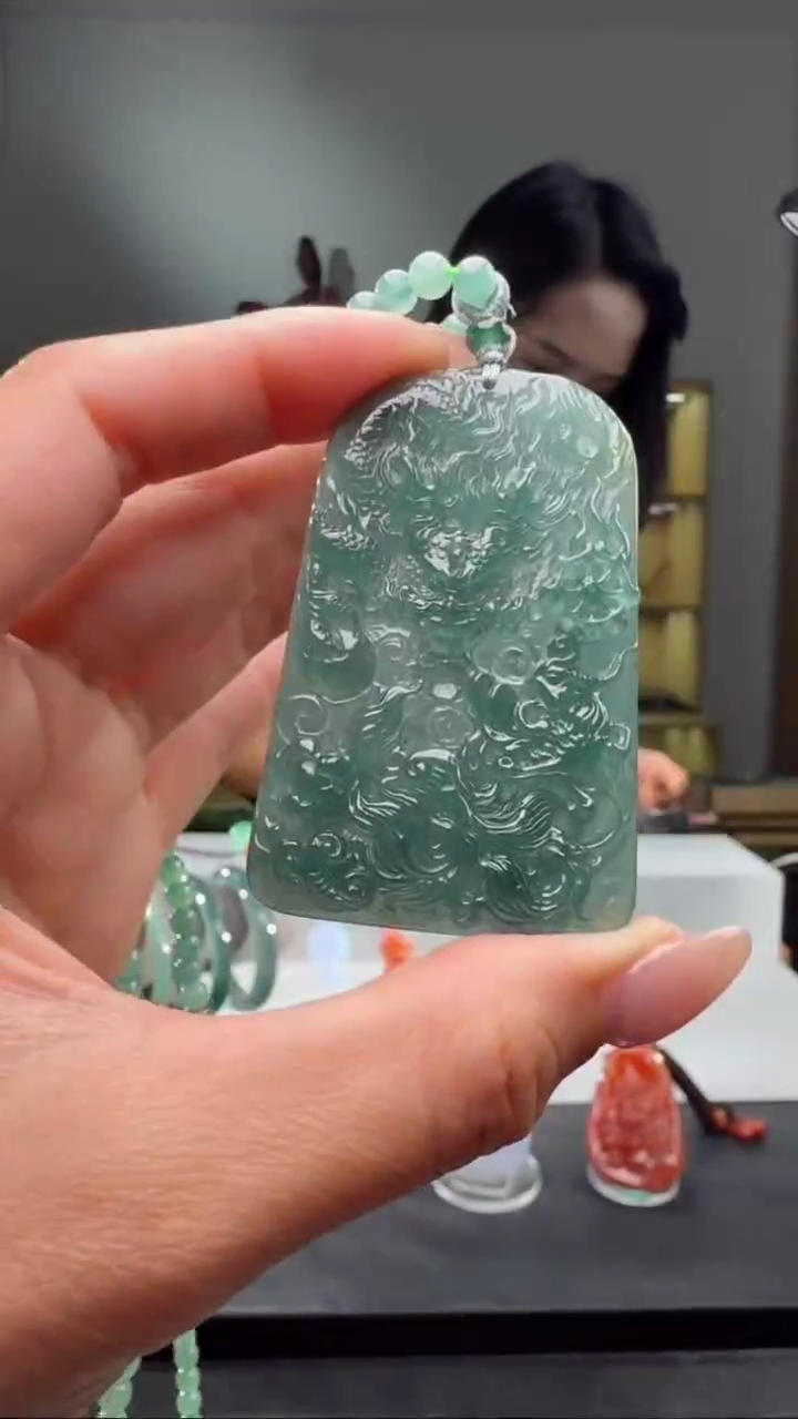吊坠(赠链)未镶嵌翡翠龙牌（多样性发其一）
