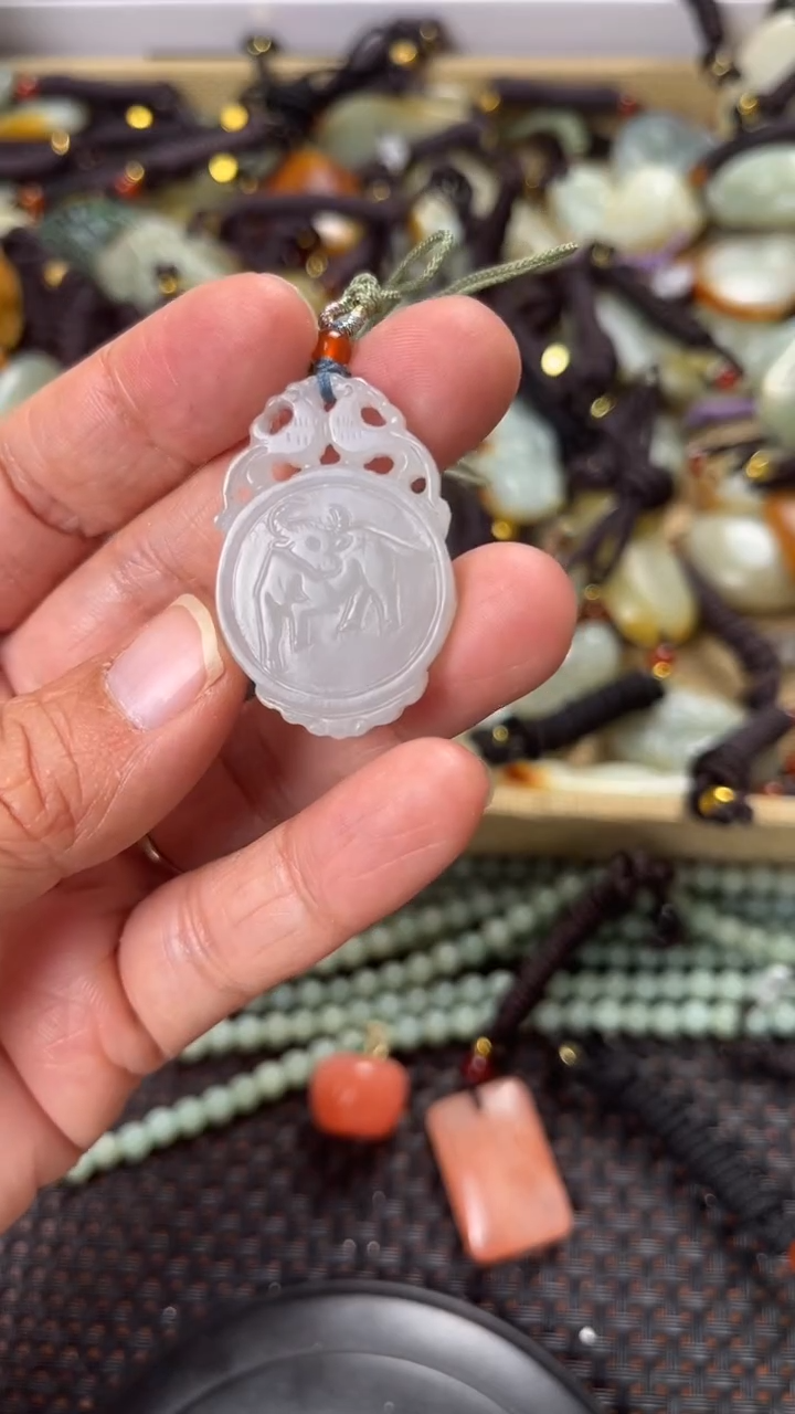 【闪购商品】和田玉颈饰未镶嵌多样性发货没有证书拍一发一有瑕