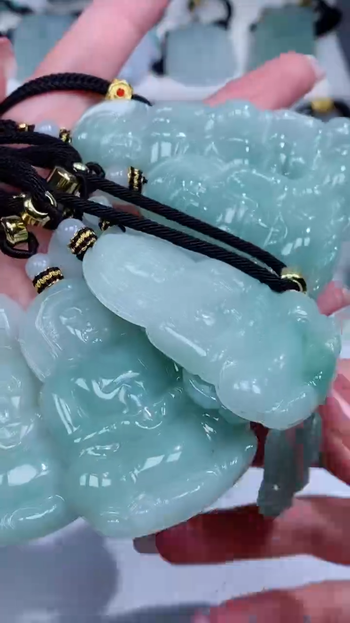 翡翠未镶嵌颈饰吊坠团购多样性发一件