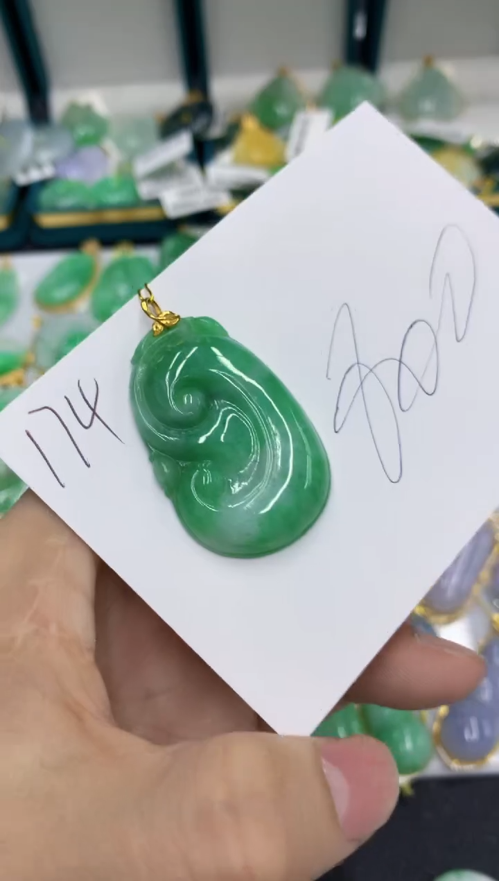 【闪购商品】翡翠颈饰18K金镶嵌翡翠