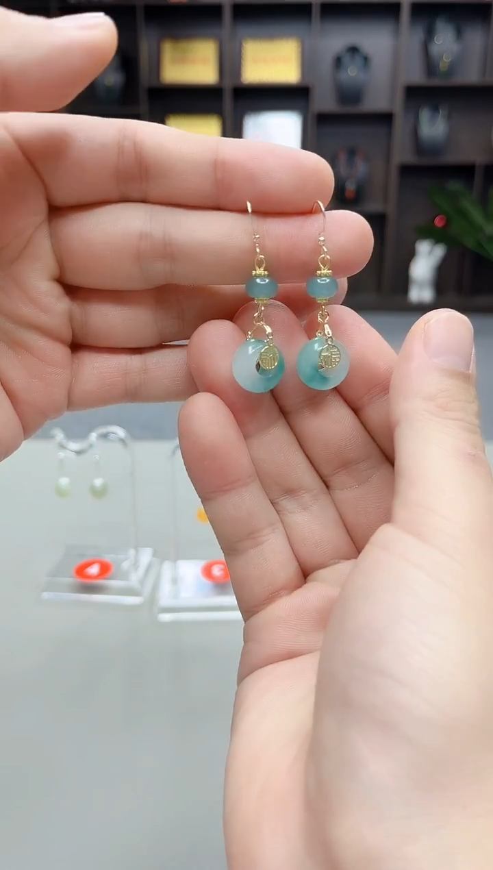 未镶嵌石英质玉（天山翠）耳饰307000