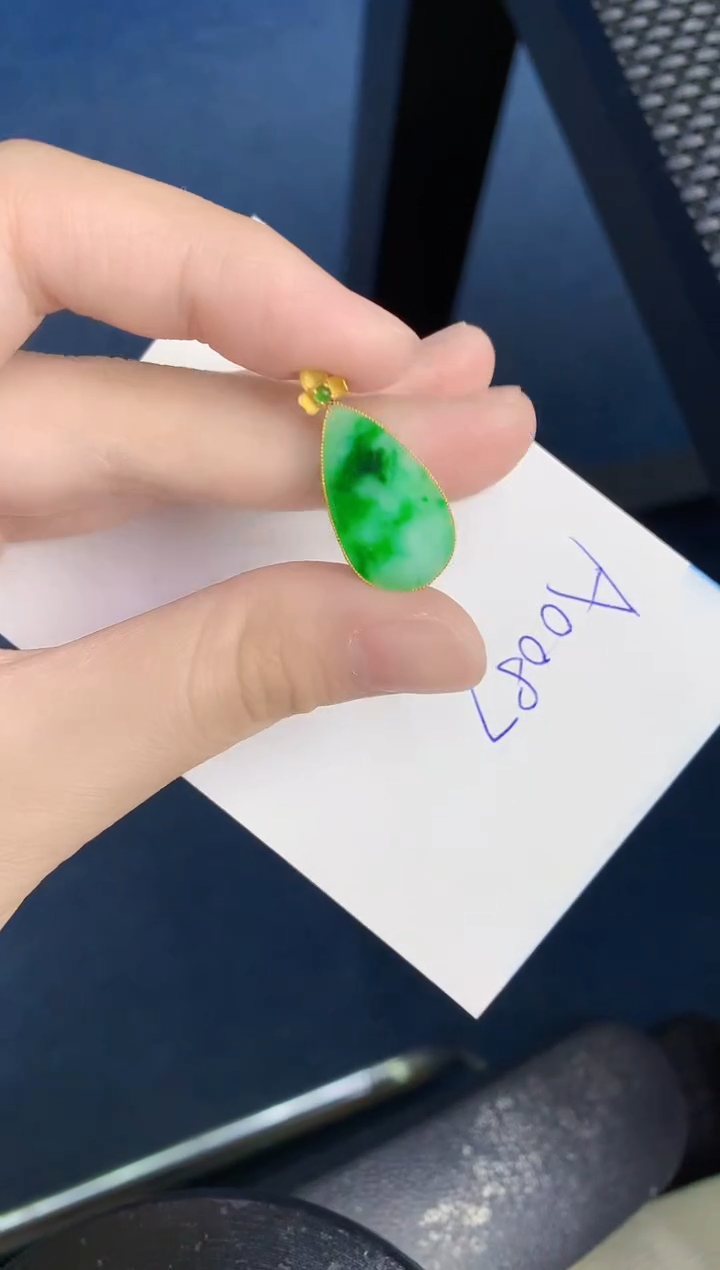 【闪购商品】翡翠颈饰18K金镶嵌0000000000