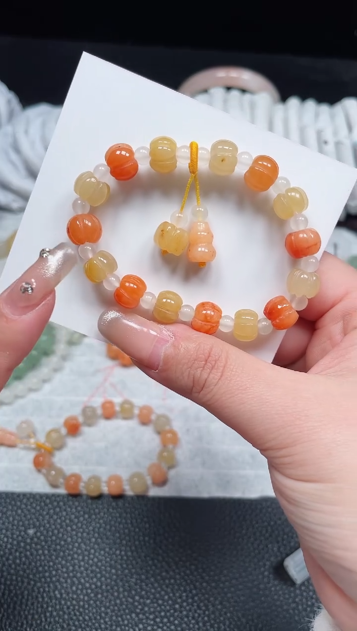 【闪购商品】石英质玉手镯未镶嵌南瓜