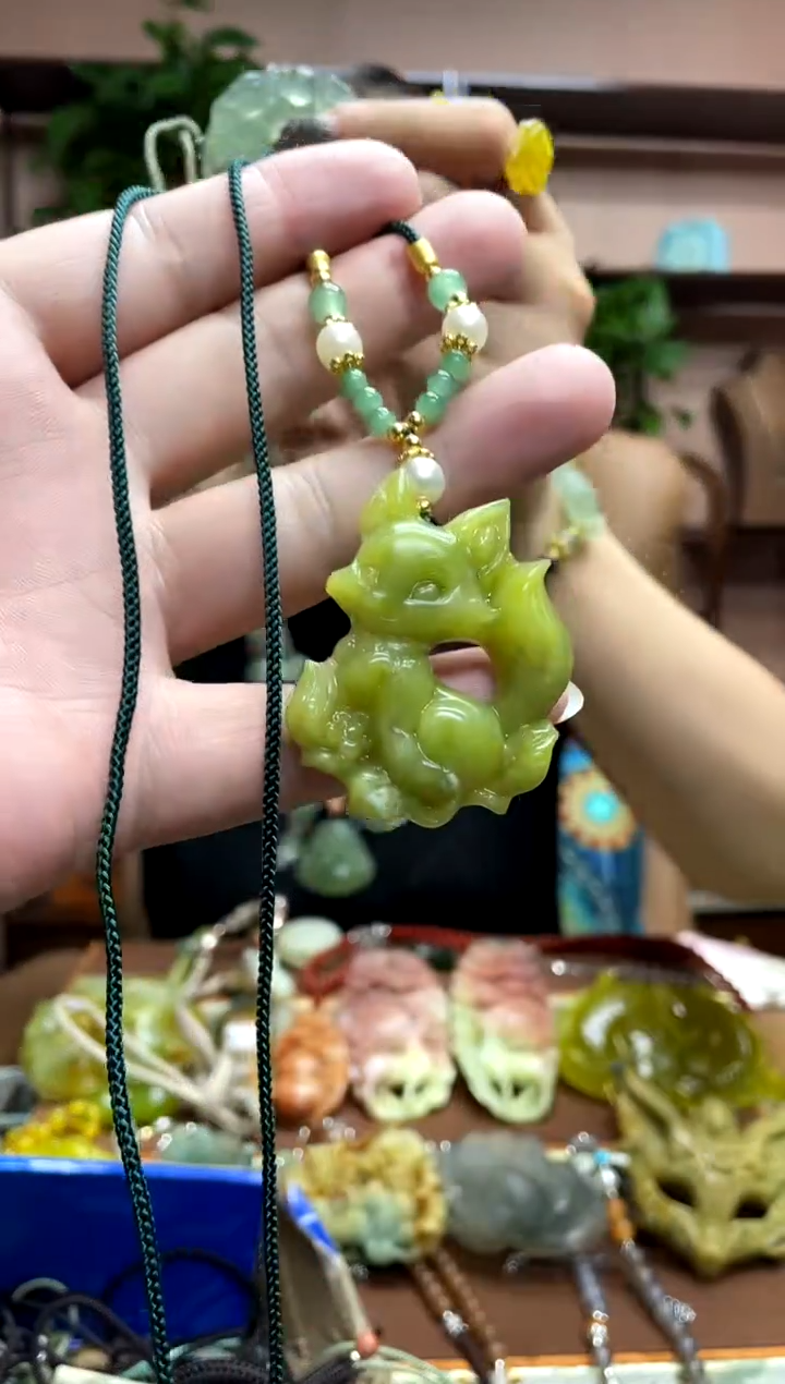 未镶嵌岫玉吊坠·2