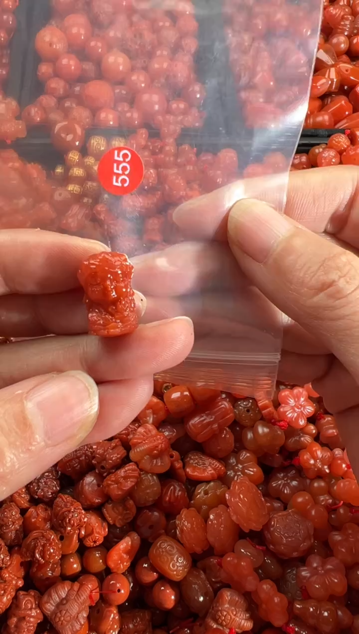 【闪购商品】南红玛瑙颈饰未镶嵌1