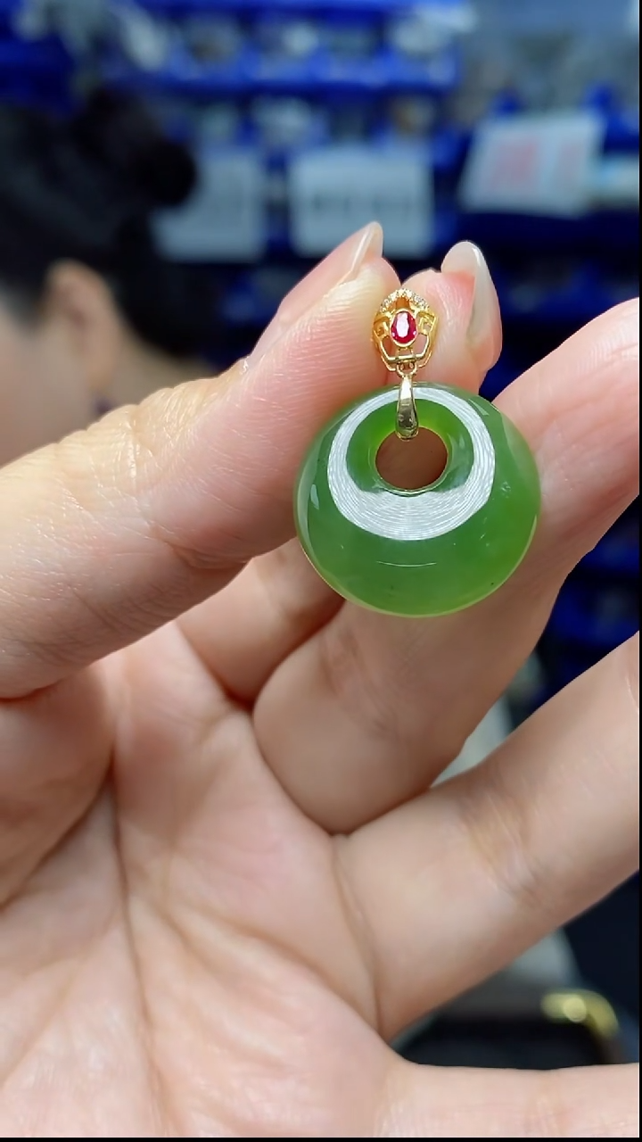 吊坠(不含链)18K金镶嵌和田玉DZ3127