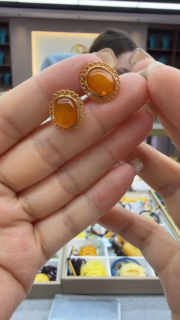 琥珀未镶嵌耳饰18秒拍号 假一罚三 