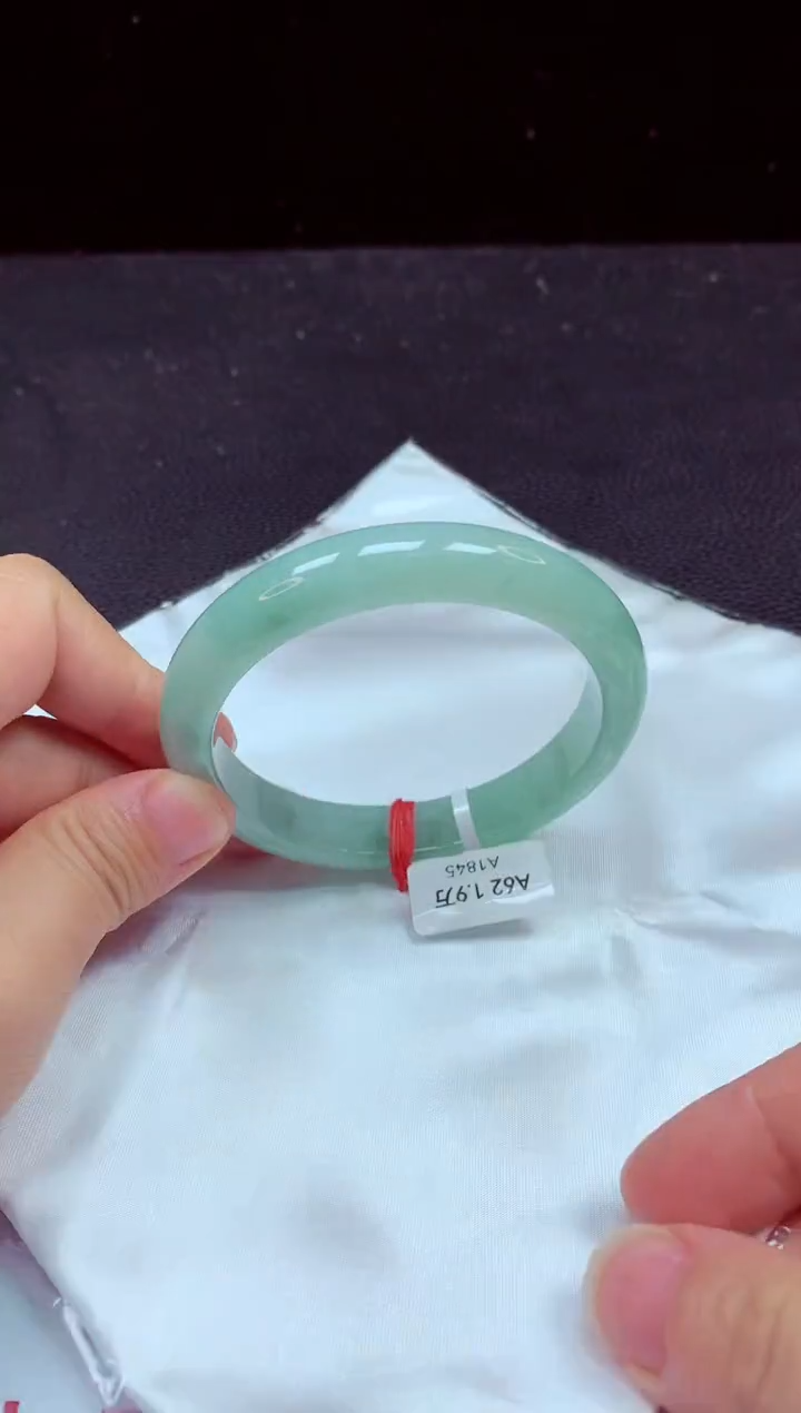【闪购商品】翡翠手镯未镶嵌手镯62