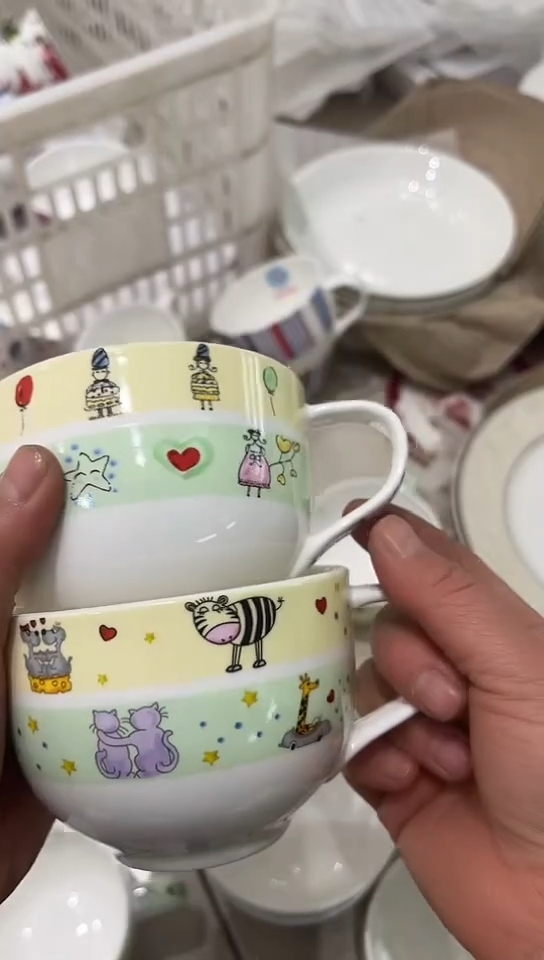 骨瓷隆达骨瓷杯子2个（紫色把手）