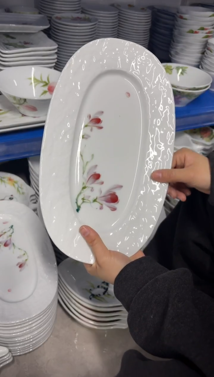 景德镇高温陶瓷食品级手绘釉中彩-手捏鱼盘