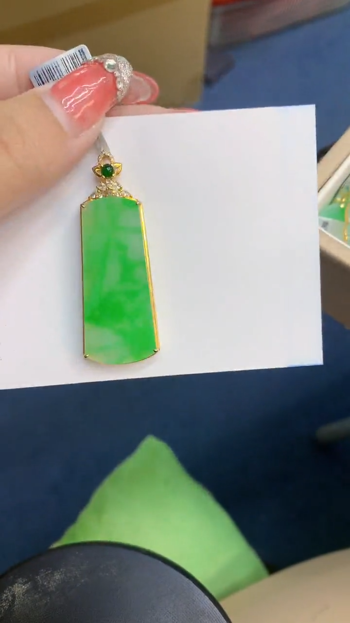 颈饰18K金镶嵌翡翠禹*1