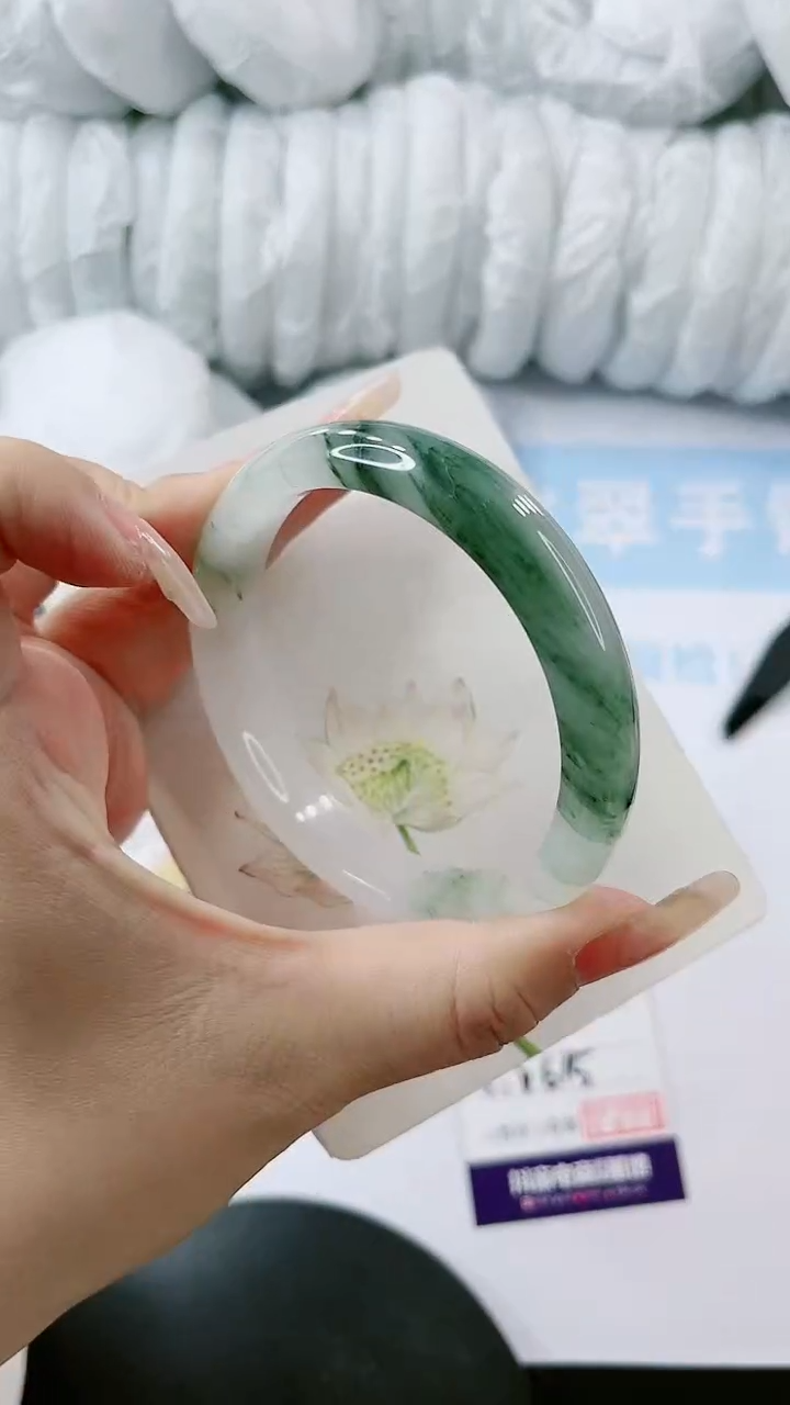 【闪购商品】石英质玉手镯未镶嵌多样性发货L615