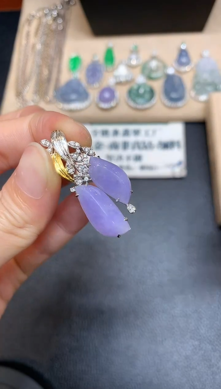 【闪购商品】翡翠颈饰18K金镶嵌随形【无服务费