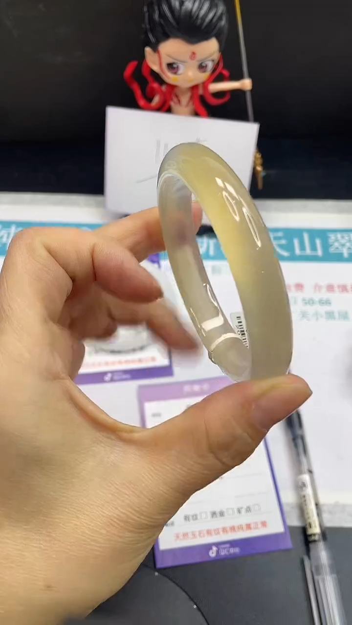 未镶嵌手镯石英质玉18