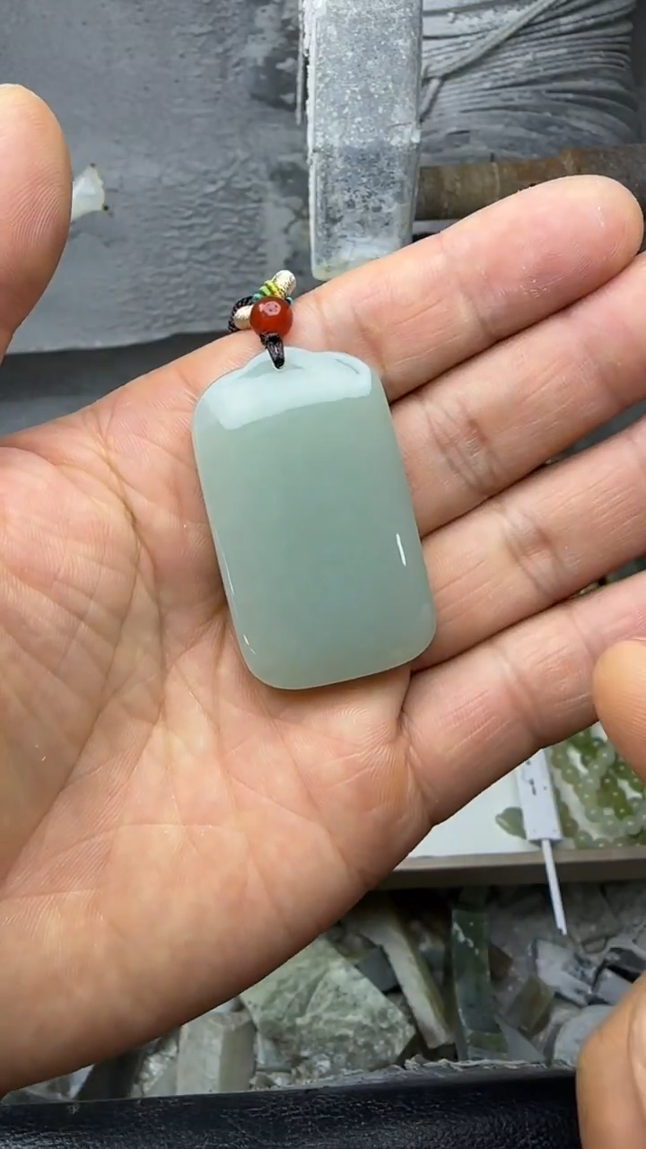 颈饰未镶嵌和田玉吊坠