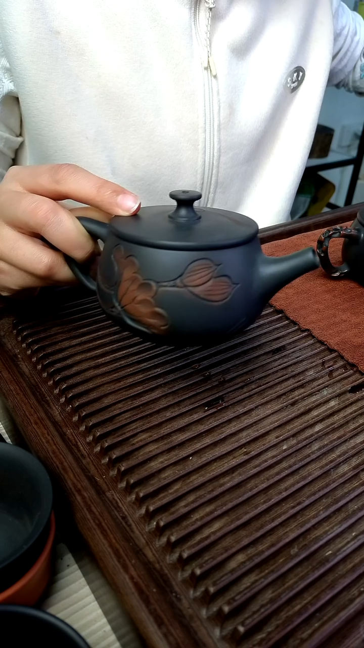 下播福利，200ml荷花汉瓦，微瑕不退换，送茶巾