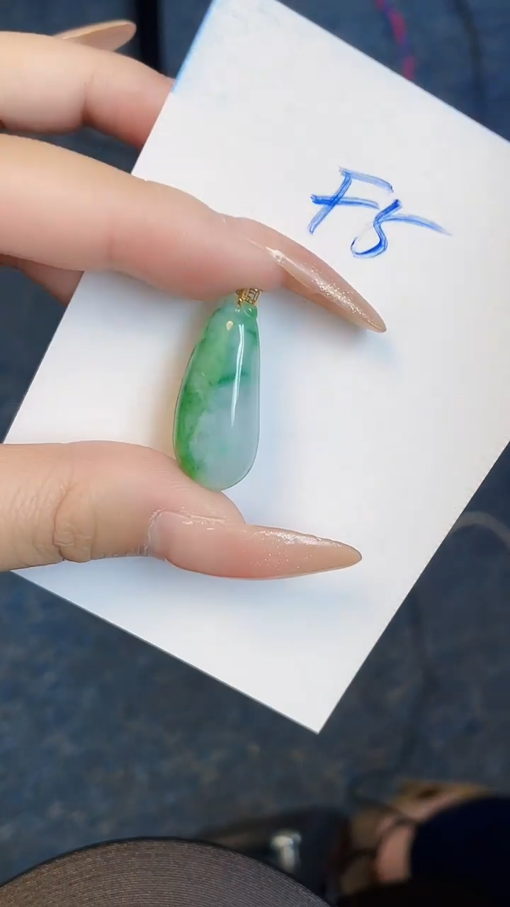 【闪购商品】翡翠颈饰18K金镶嵌00000000