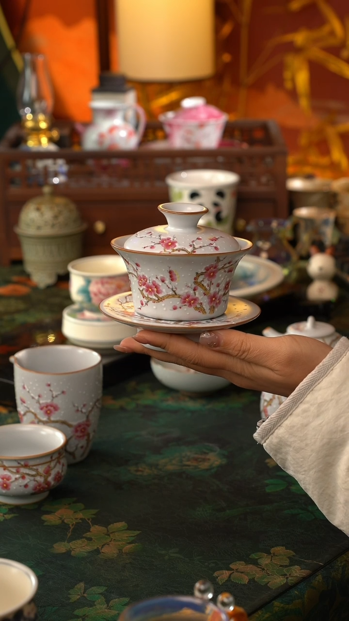 【闪购商品】初六好物分享@@傲雪红梅盖碗