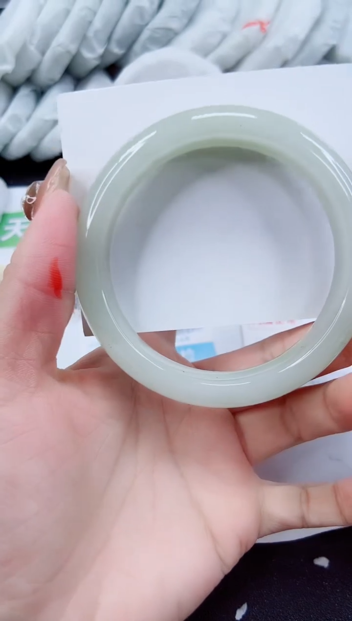 【闪购商品】石英质玉手镯未镶嵌274