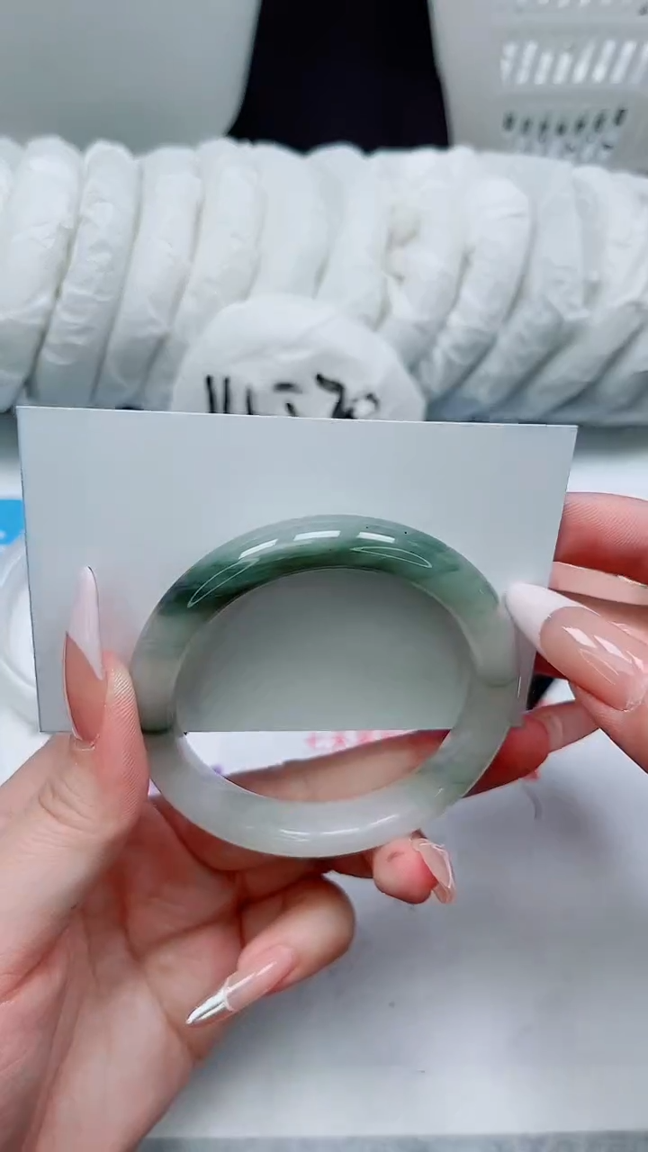 【闪购商品】石英质玉手镯未镶嵌108