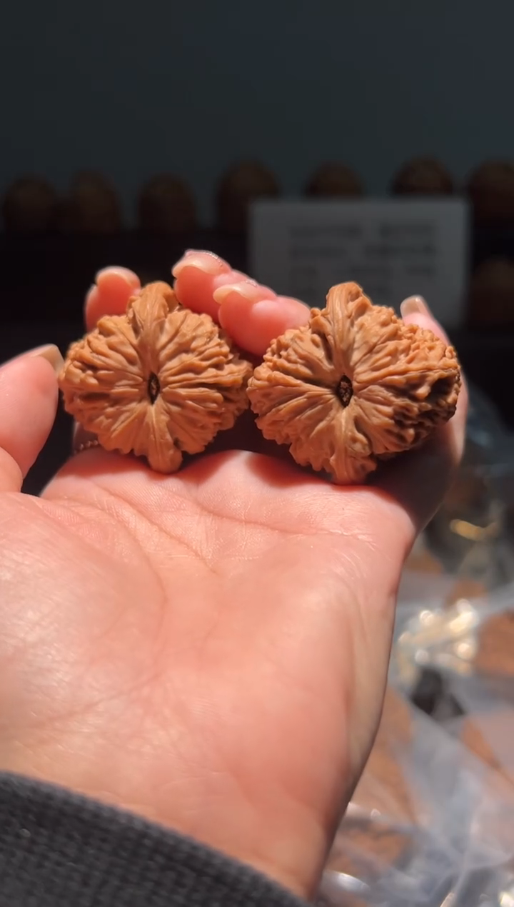把件文玩核桃?**子88福利对南疆石