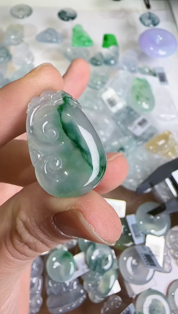 【闪购商品】翡翠吊坠(不含链)未镶嵌···