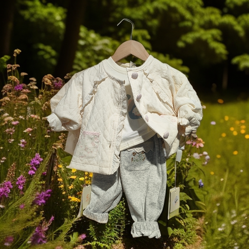 奶茶小猪小婴淑女风外套休闲宝宝