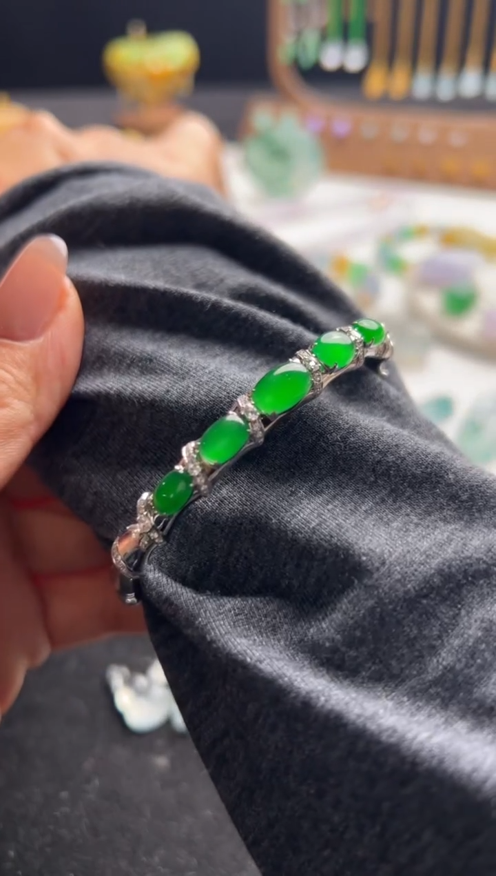 【闪购商品】定制翡翠18K金镶嵌绿蛋手镯68000+3400-lh